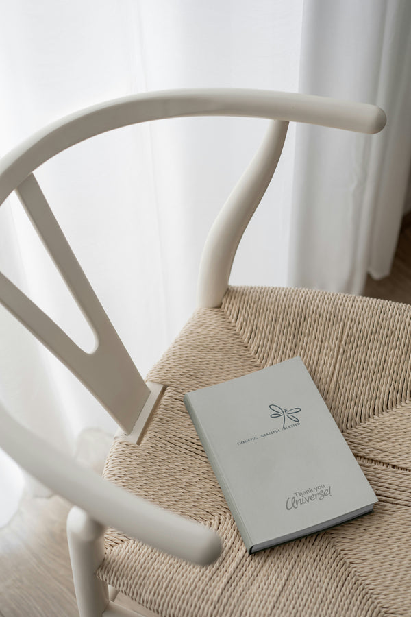 Minimalistic Gratitude Journal - Dragonfly